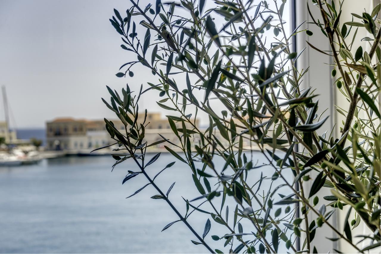 Naves Suites Ermoupoli Luaran gambar